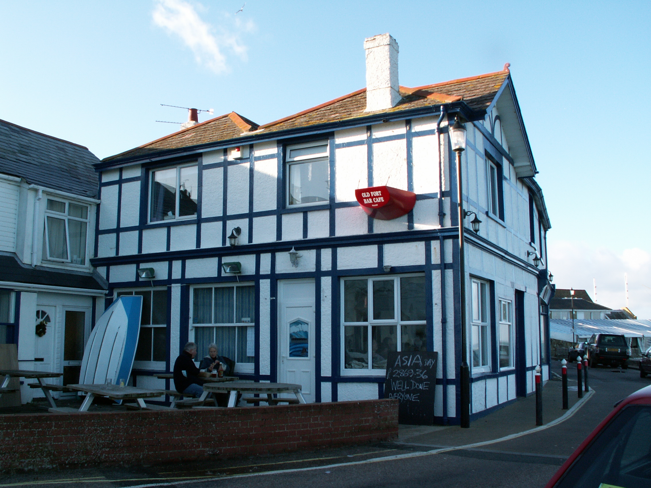 Old_Fort_Inn.jpg